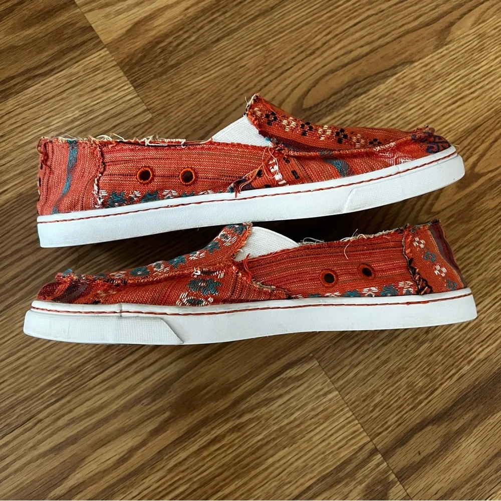 Orange Sanuk slip on‎ canvas shoes size 6